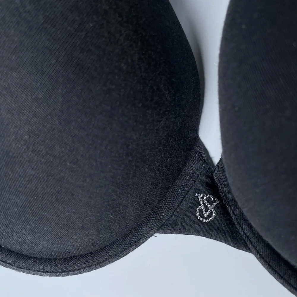 Victoria's Secret Black Smooth Padded Bra with Adjustable Straps - Picture 3 of 11